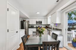 Bay Ridge House- Charming 2-Bedroom Home – Large Backyard, Family-Friendly, Close to Boating & Parks