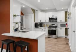 Downtown Annapolis 3 bedroom home with parking!