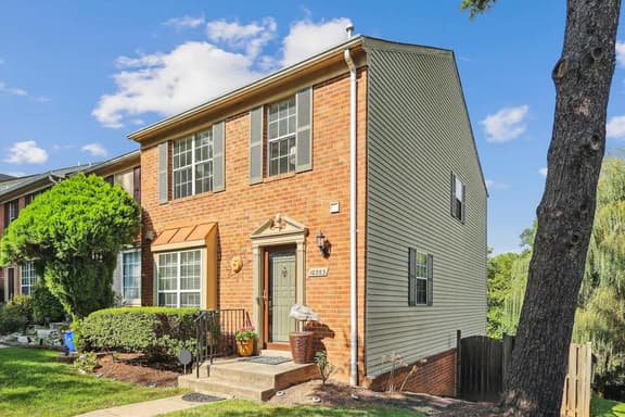 Silver Spring Green Holly House